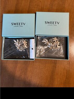 SWEETV Crystal Floral Hair Pins in Light Blue Box